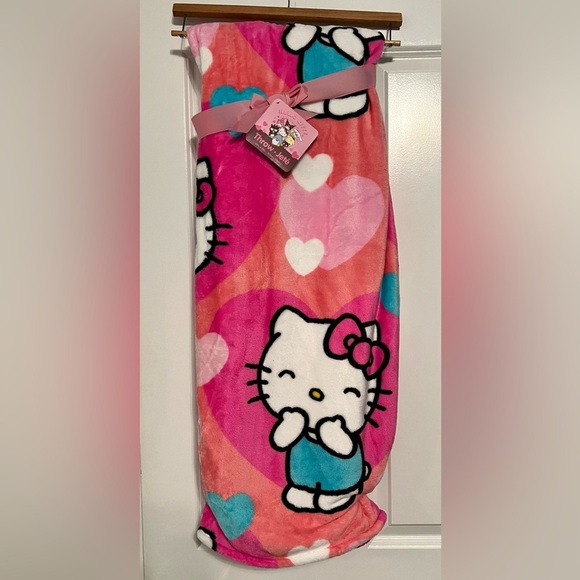 NEW Hello Kitty Blanket Hearts pink Valentine’s Day throw